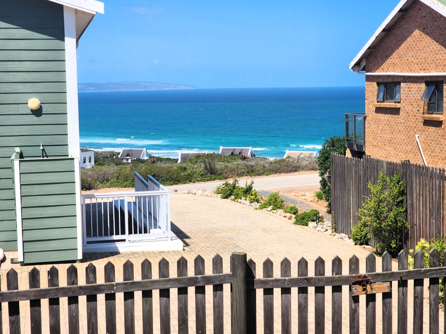 3 Bedroom Property for Sale in Boggomsbaai Western Cape